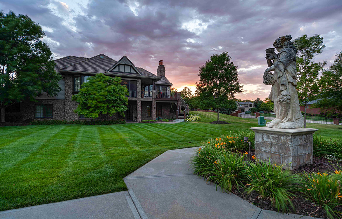 Omaha neighborhood Four Season